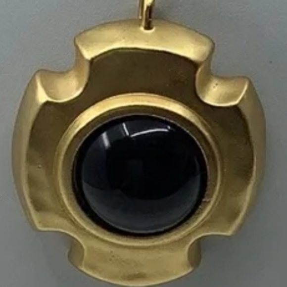 RARE Signed LINDA DAVIS 1970s Modernist Gold Tone Pendant Necklace | Black Onyx - Picture 4 of 5